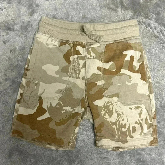 GAP - LIKE NEW - Toddler wildlife pull on shorts. Size 12 to 18 months - Picture 1 of 3